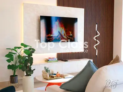 Fully Furnished| Downtown Views | Vacant Unit