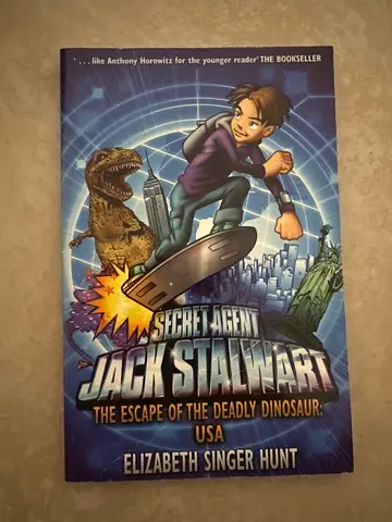 Jack Stalwart: The Escape of the Deadly Dinosaur (Elizabeth Singer Hunt) - Good Condition