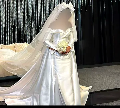Luxury Wedding Dress for Sale – Excellent Condition
