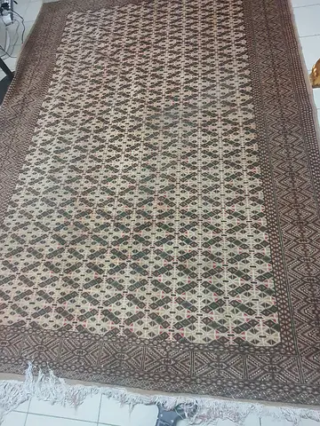 Handwoven Middle Eastern/Indian patterned rug - good used condition