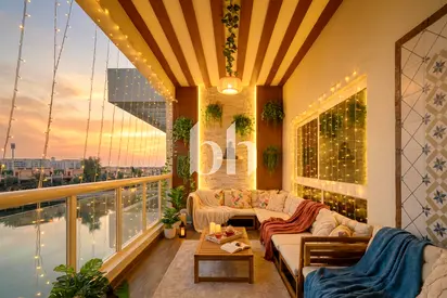 Large Duplex | Lake & Skyline Views | Vacant