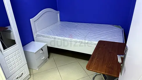 Partition room available for Couples in Mankhool behind spinneys near Metro Rent-1800/M