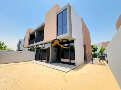 Luxury 4BR Semi Detached Villa with Majlis available for sale in Sendian!!!