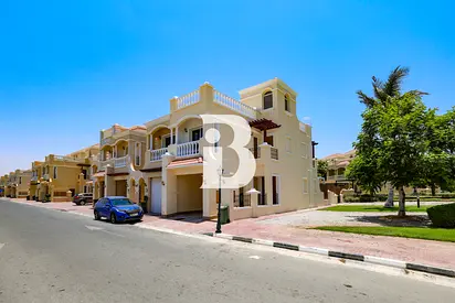 Upgraded Townhouse- Prime Location- Private Pool