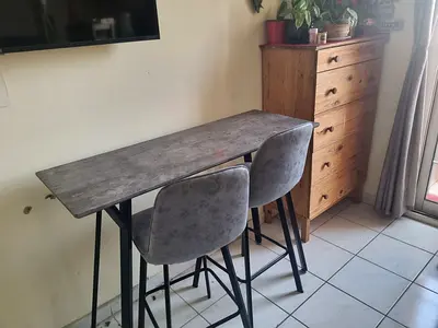 Bar Table
