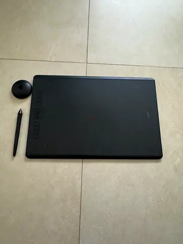 Wacom Intuos Pro L Wireless Creative Pen Tablet (Large)