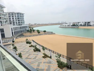 للإيجار السنوي غرفة وصالة أول ساكن بإطلالة بحرية، 2 حمام وبلكونة، موقع مميز قريب من جميع الخدمات. الإيجار 47,000 درهم، 4 دفعات، تأمين شيك. موقع مميز
