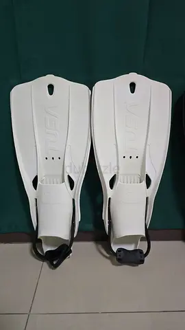 TUSA Travel Right Scuba Diving Fins, Large, White and Black