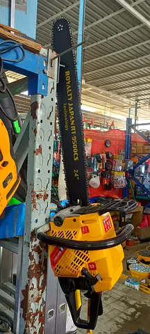 Petrol Chainsaw 24 bar - Good Working Condition