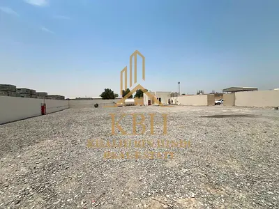 ساحة صناعية | مكتب | الصجعة الصناعية القديمة – الشارقة | موقع مميز