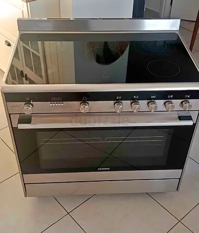 Siemens Ceramic Electric Cooker with Oven iq700 latest model