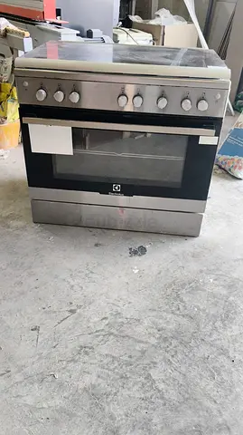 Electrolux freestanding gas cooker with oven - used