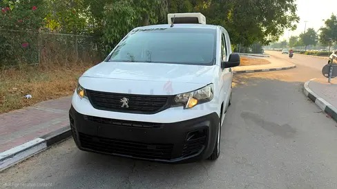 Peugeot Partner 2020 GCC Specs With Chiller