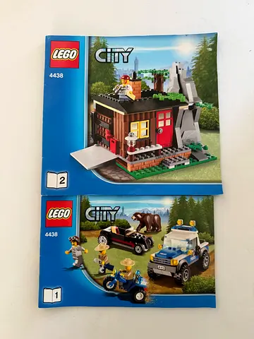 4438 LEGO City Forest Police Robbers Hideout