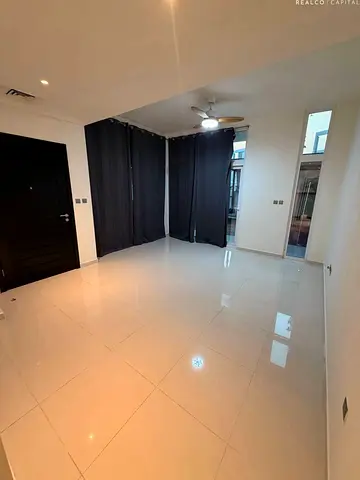 3 bedroom with maid Corner Unit single row