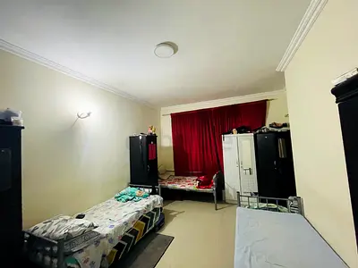 Executive Bachelors Bedspace Available – Near BurJuman Metro