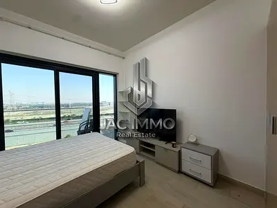 Modern Studio • Prime & Scenic