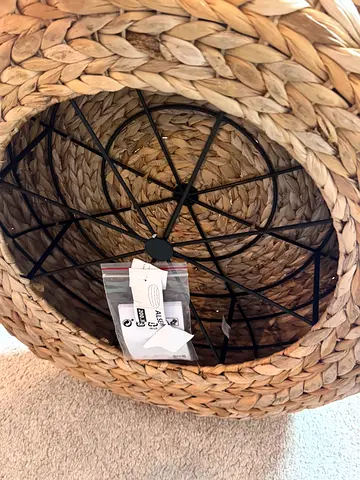 Round woven stool
