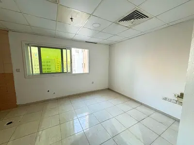 Spacious Studio with central ac and gas and family friendly building