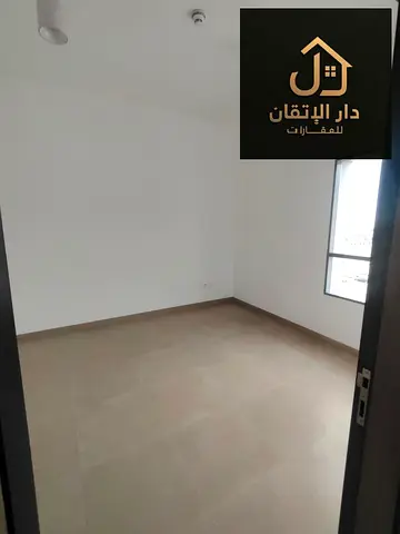 🔥 غرفة وصالة للإيجار في البوطينة – تكييف مركزي، موقع مميز، ومرونة في الدفع 🔥