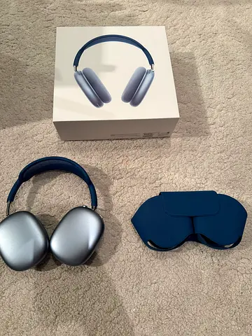 Airpods Max sky blue with blue headband