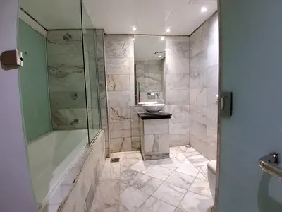 Executive bed space available for male.