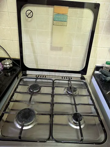 Used 4-Burner Gas Stove / Hob in Working Condition
