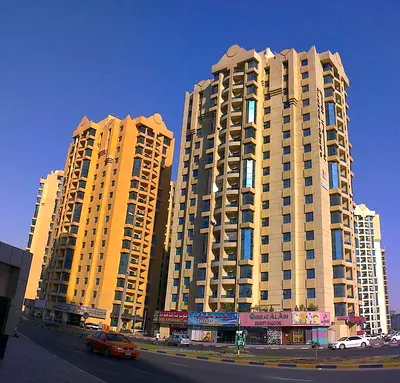 AL-KHOR TOWERS: Spacious 1 Bedroom Hall with 2 washrooms 1019 sqft For Sale