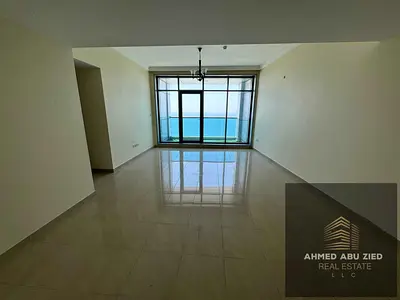 ارقى غرفتان نوم واسعتان صالة كبيرة بإطلالة بحرية3حمامات بلكونة بإطلالة بحرية كاملة خزائن حائط مدمجة غاز مركزي تكييف مجاني باركينج مجاني وجيم ومسبح