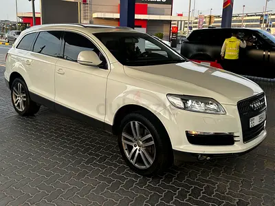 Beautiful clean Audi Q7 Quattro. Very well maintained