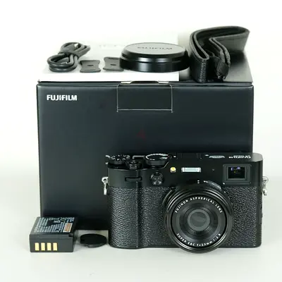 Fujifilm X100VI  - brand new condition, with complete box and accessories.