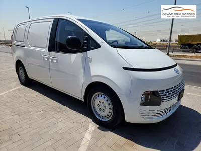 2023 Hyundai STARIA photo 3
