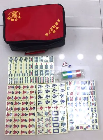 Complete Mahjong Set with Carry Case, Tiles, Dice and Counters