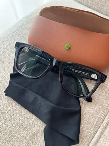 Ray-Ban Wayfarer Gen 2,Matte Black, Transition glasses. Mint condition.