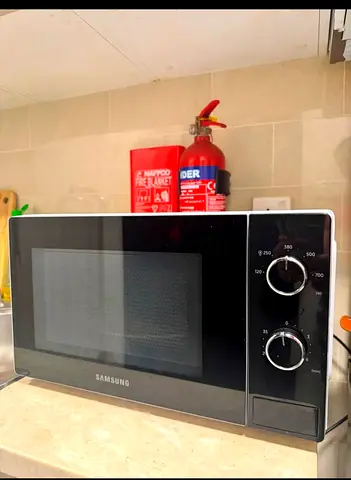 Sumsung microwave new condition