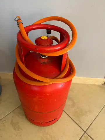 Gas cylinder