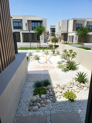Luxury 4BR Townhouse | Corner Unit | Jebel Ali Village | Ready to Move
