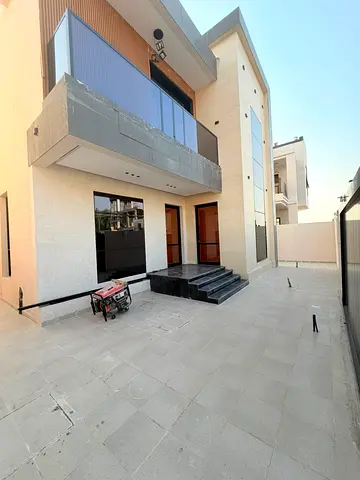 للبيع فيلا سوبر ديلوكس في منطقة الحليو–عجمان–علي شارع محمد بن زايد