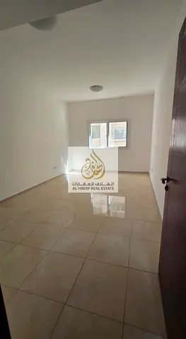 الايجارالسنوي في عجمان منطقة الجرف2 جنب المدرسة الواطنة ومركزدالتا الينايه عائلات غرفه وصاله بلكونه مطبخ منفصل تكيف مركزي1حمام مساحات كبيره تشطيبات