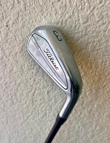Titleist 3 Iron (Right Hand) - Good Used Condition