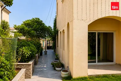 Corner Unit | Unfurnished | Big Garden