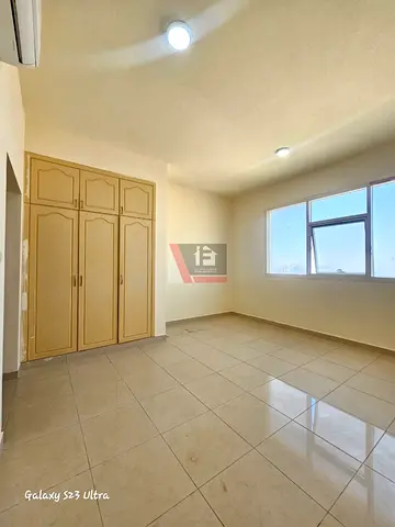 NEAT AND CLEAN BIG STUDIO WITH WARDROBE
