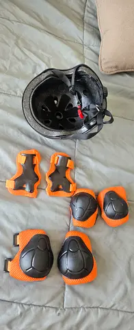 Kids Bike Helmet with Knee, Elbow and Wrist Pads Set (Orange/Black)
