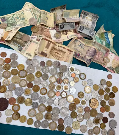 Old coins عملات قديمة