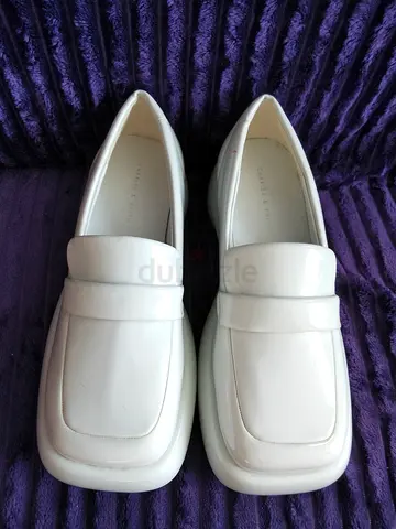 New brand. White patent leather loafers. Never used. Size 36. 200 derham