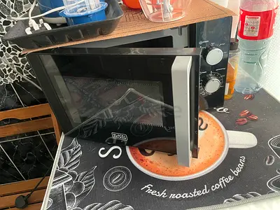 Black countertop microwave oven - working condition