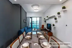 modern 2-Bedroom Apartment with Balcony & Rooftop Pool Views