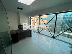 BELOW MARKET PRICE | FULLY FITTED | NEAR METRO MOE
