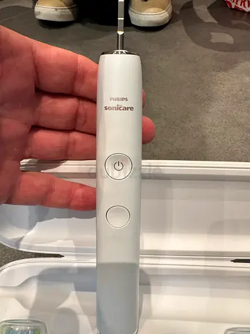 Philips Sonicare Electric Toothbrush Handle (White) - NEW, never used Works Well