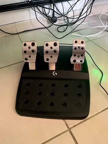 Logitech G920 Steering Wheel  Racing Pedals